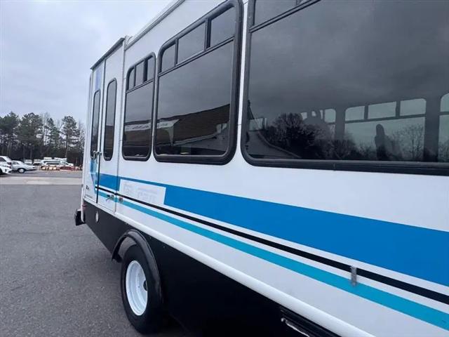2014 Ford E-450 Cutaway E-450
