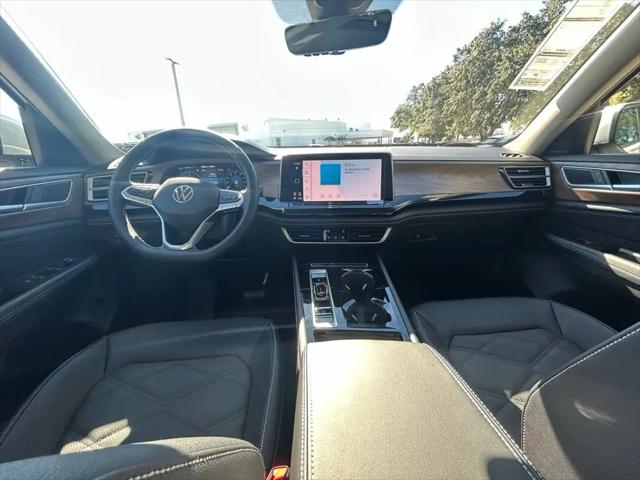 2026 Volkswagen Atlas SE with Technology