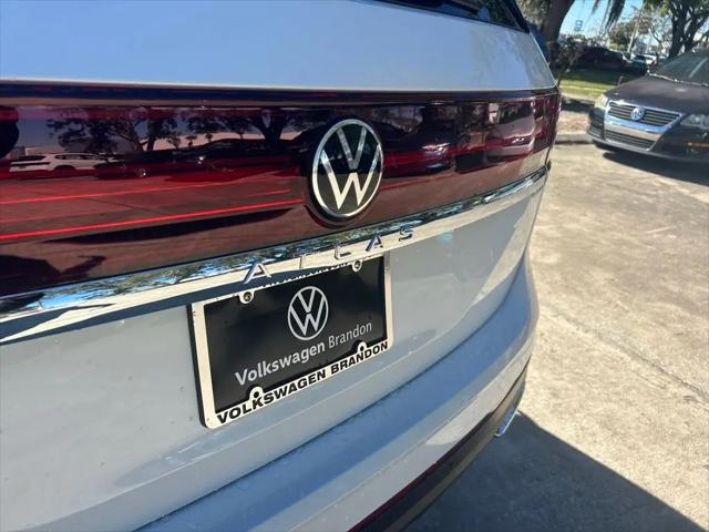 2026 Volkswagen Atlas SE with Technology
