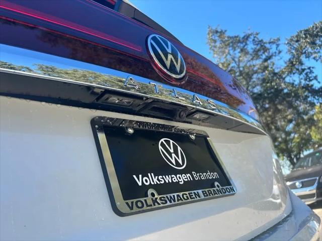 2026 Volkswagen Atlas SE with Technology