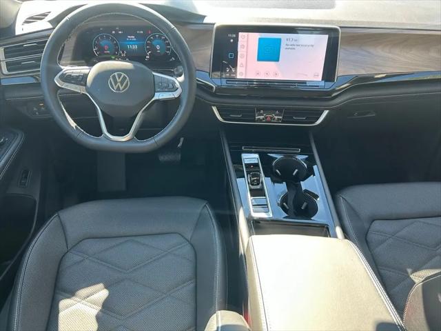 2026 Volkswagen Atlas SE with Technology