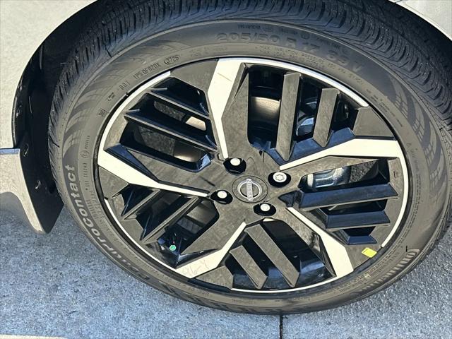 2025 Nissan Versa 1.6 SR