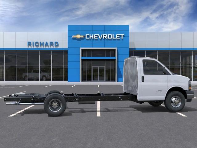 2025 Chevrolet Express Cutaway Work Van