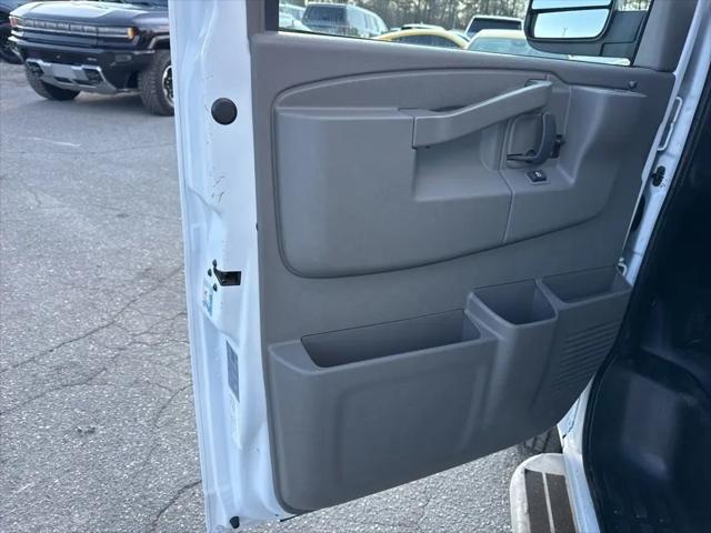 2023 GMC Savana 2500 Work Van
