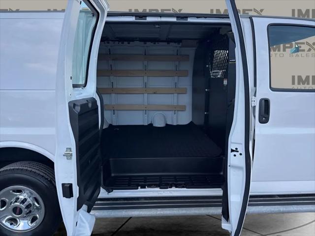 2023 GMC Savana 2500 Work Van