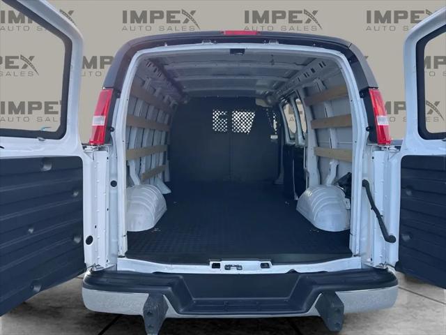 2023 GMC Savana 2500 Work Van