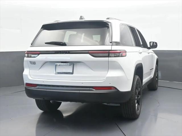 2026 Jeep Grand Cherokee Altitude 4x2