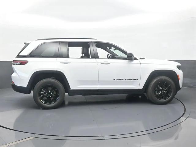 2026 Jeep Grand Cherokee Altitude 4x2