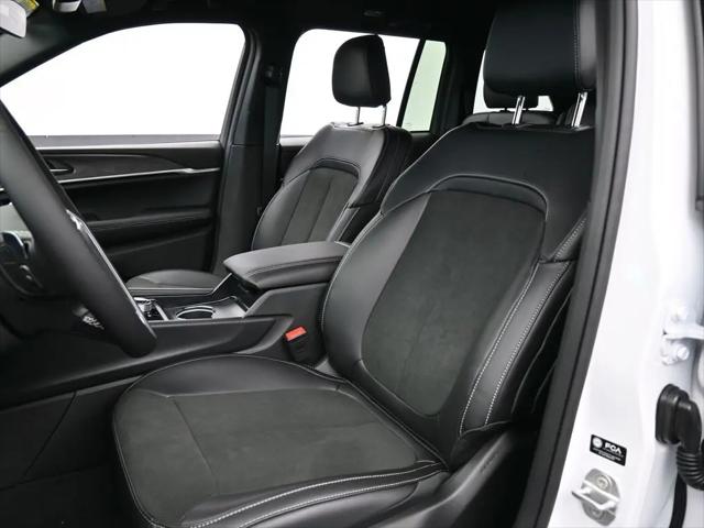 2026 Jeep Grand Cherokee Altitude 4x2
