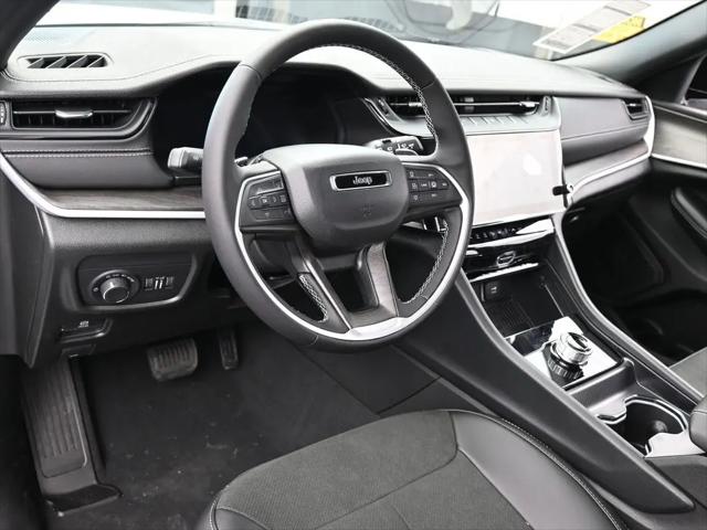 2026 Jeep Grand Cherokee Altitude 4x2