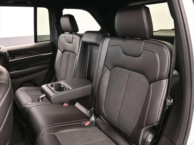 2026 Jeep Grand Cherokee Altitude 4x2