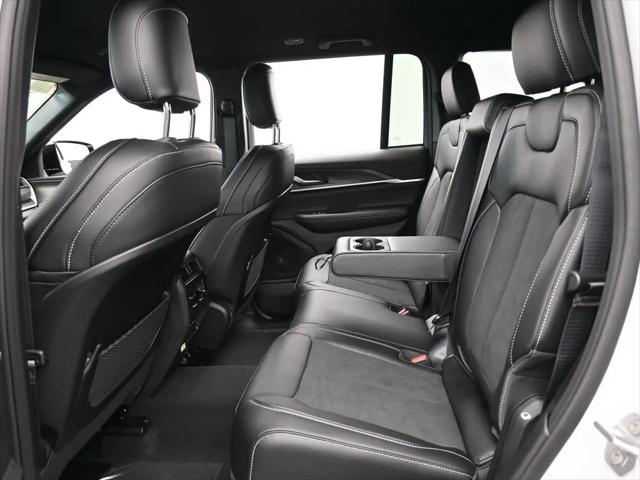 2026 Jeep Grand Cherokee Altitude 4x2