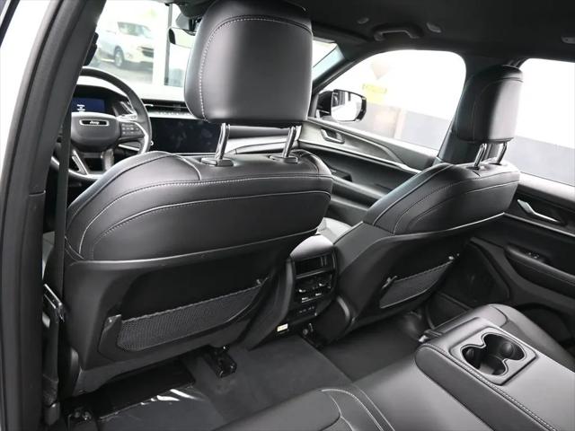2026 Jeep Grand Cherokee Altitude 4x2