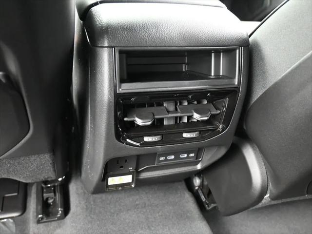 2026 Jeep Grand Cherokee Altitude 4x2