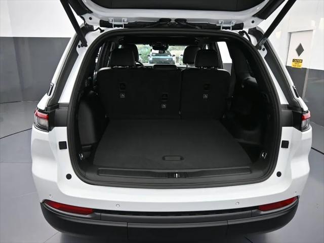 2026 Jeep Grand Cherokee Altitude 4x2