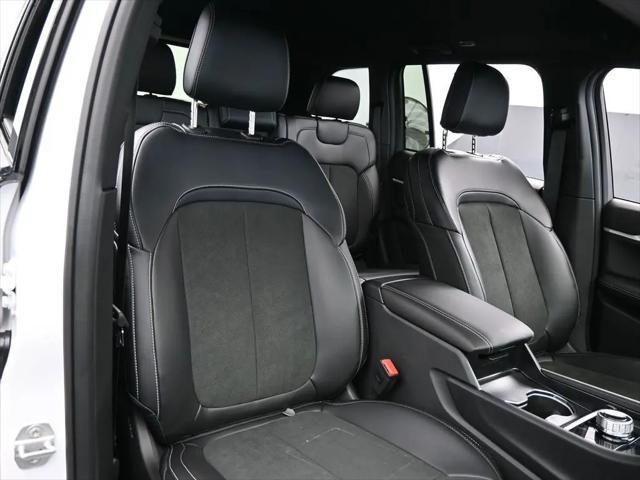 2026 Jeep Grand Cherokee Altitude 4x2
