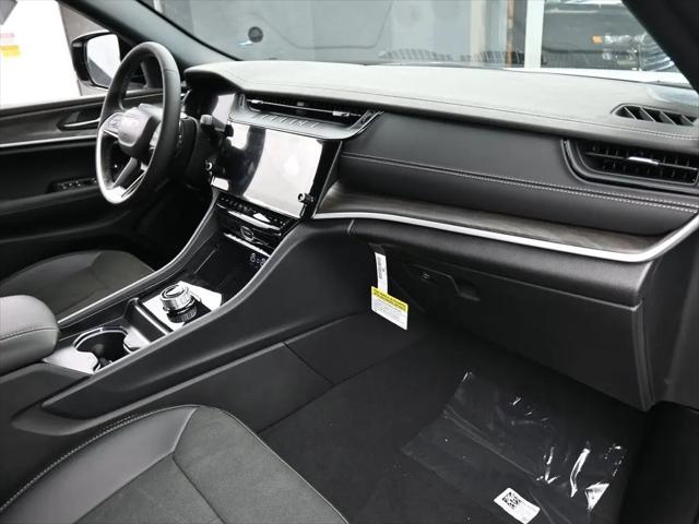 2026 Jeep Grand Cherokee Altitude 4x2