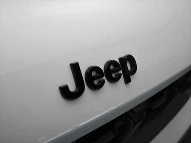 2026 Jeep Grand Cherokee Altitude 4x2
