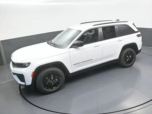 2026 Jeep Grand Cherokee Altitude 4x2