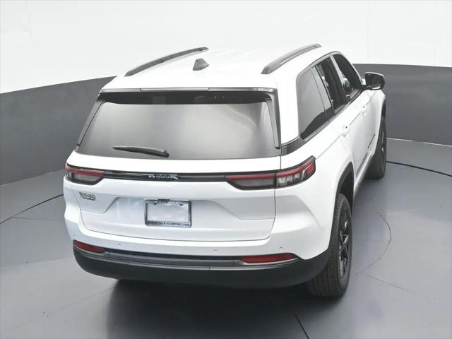 2026 Jeep Grand Cherokee Altitude 4x2