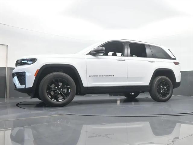 2026 Jeep Grand Cherokee Altitude 4x2