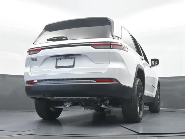2026 Jeep Grand Cherokee Altitude 4x2