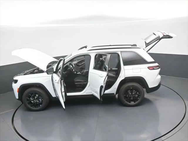 2026 Jeep Grand Cherokee Altitude 4x2