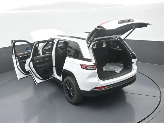 2026 Jeep Grand Cherokee Altitude 4x2