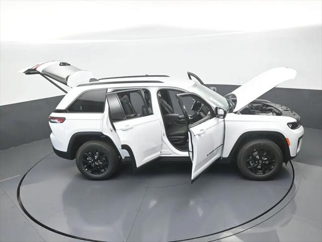 2026 Jeep Grand Cherokee Altitude 4x2