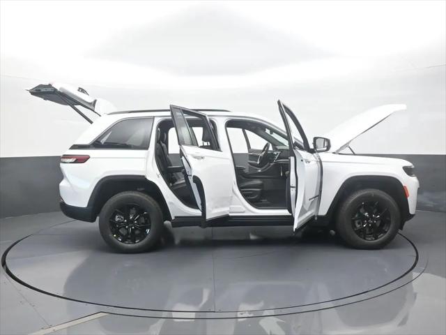 2026 Jeep Grand Cherokee Altitude 4x2