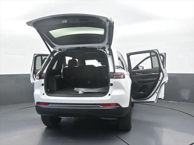 2026 Jeep Grand Cherokee Altitude 4x2