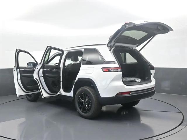 2026 Jeep Grand Cherokee Altitude 4x2