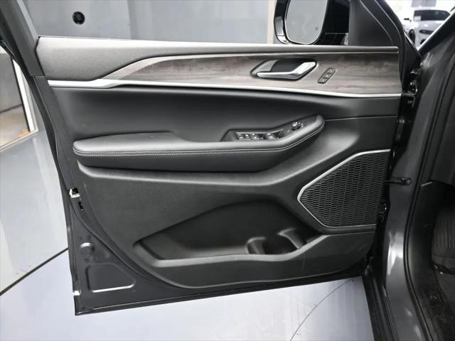 2026 Jeep Grand Cherokee Limited 4x2