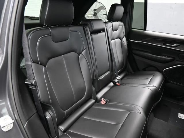 2026 Jeep Grand Cherokee Limited 4x2