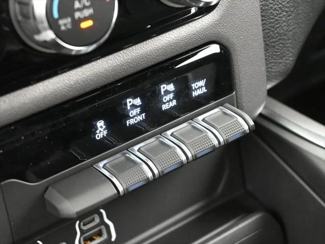 2026 Ram 1500 Express Crew Cab 4x4 57 Box