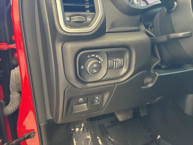 2025 Ram 1500 Big Horn Crew Cab 4x4 5'7" Box