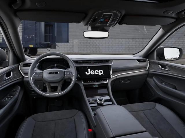 2026 Jeep Grand Cherokee Altitude 4x2