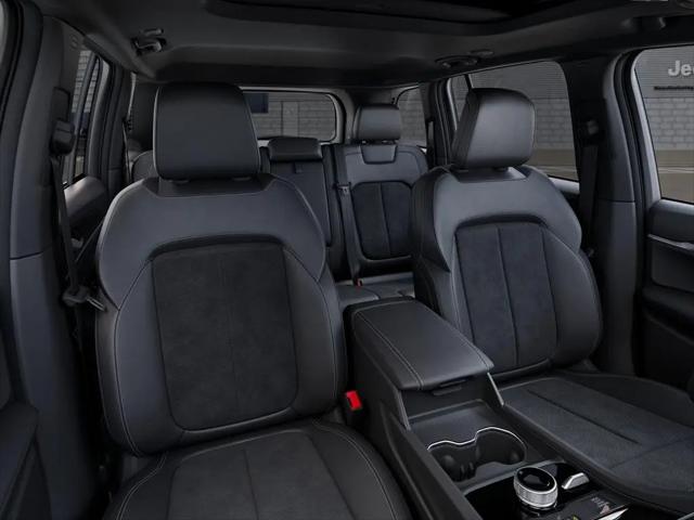 2026 Jeep Grand Cherokee Altitude 4x2