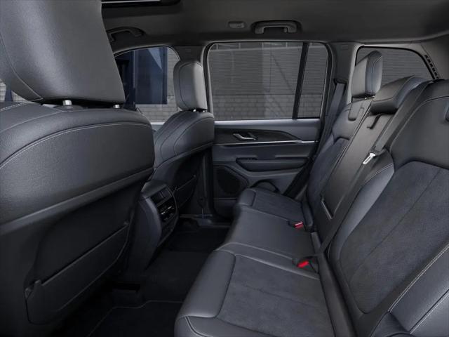 2026 Jeep Grand Cherokee Altitude 4x2