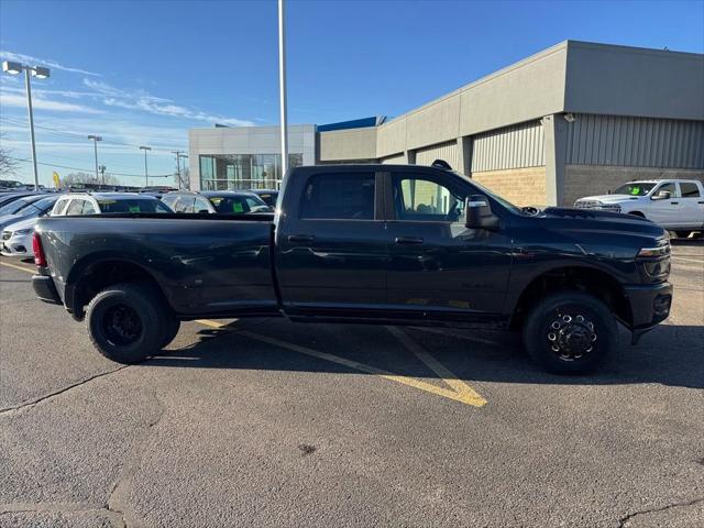 2026 RAM Ram 3500 RAM 3500 LARAMIE CREW CAB 4X4 8 BOX