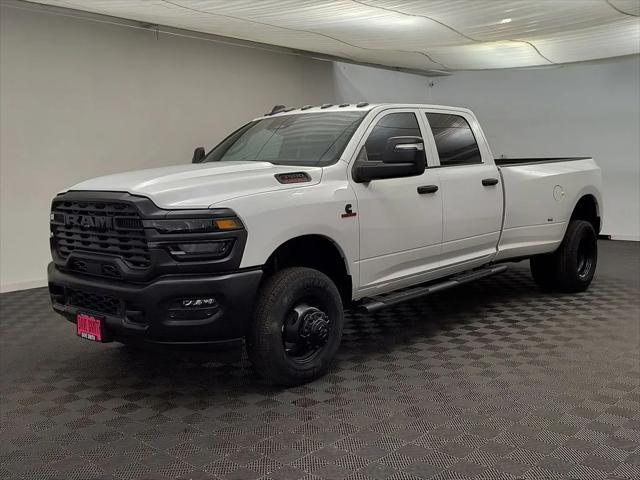 2026 RAM Ram 3500 RAM 3500 TRADESMAN CREW CAB 4X4 8 BOX