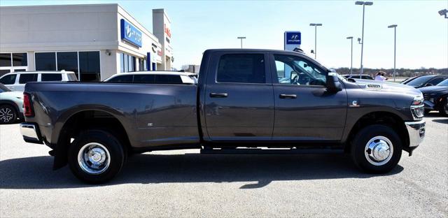 2026 RAM Ram 3500 RAM 3500 TRADESMAN CREW CAB 4X4 8 BOX