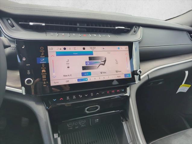 2026 Jeep Grand Cherokee Altitude 4x2