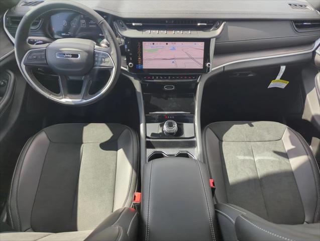 2026 Jeep Grand Cherokee Altitude 4x2