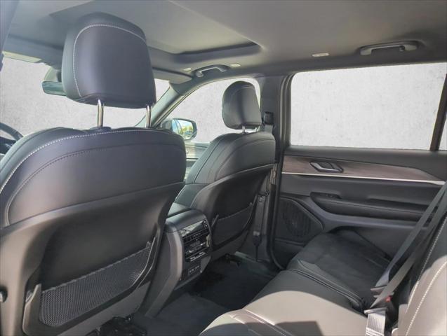 2026 Jeep Grand Cherokee Altitude 4x2