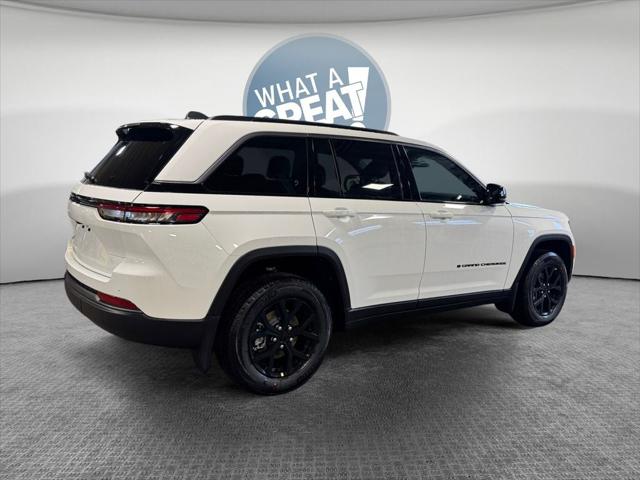 2026 Jeep Grand Cherokee GRAND CHEROKEE LAREDO ALTITUDE 4X4 2026 Jeep Grand Cherokee GRAND CHEROKEE LAREDO ALTITUDE 4X4