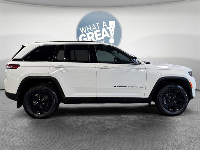 2026 Jeep Grand Cherokee GRAND CHEROKEE LAREDO ALTITUDE 4X4 2026 Jeep Grand Cherokee GRAND CHEROKEE LAREDO ALTITUDE 4X4