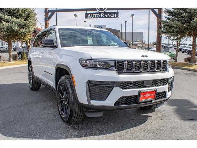 2026 Jeep Grand Cherokee GRAND CHEROKEE L LAREDO ALTITUDE 4X4