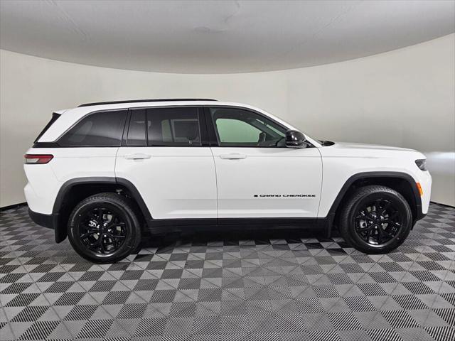 2026 Jeep Grand Cherokee GRAND CHEROKEE LAREDO ALTITUDE 4X4