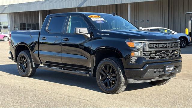 2022 Chevrolet Silverado 1500 4WD Crew Cab Short Bed Custom